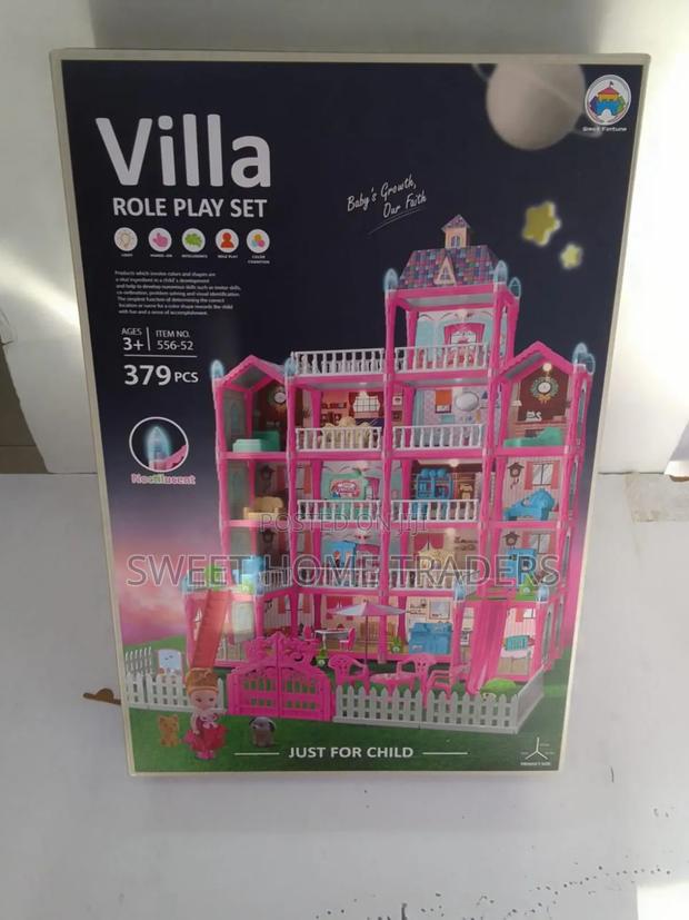 379 Pieces Doll House