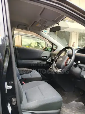 Toyota Sienta 2018 Black