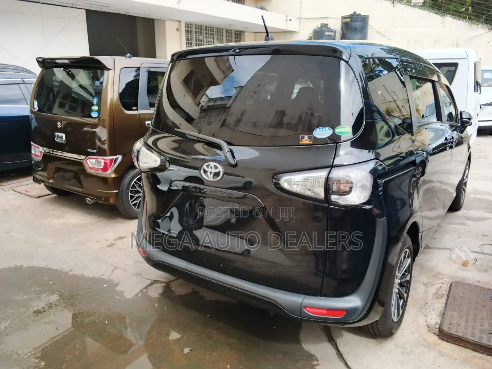 Toyota Sienta 2018 Black