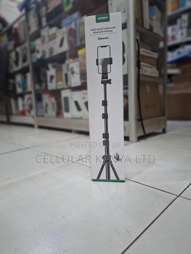 Ugreen Selfie Stick Tripod With Bluetooth Remote Control - thumbnail 2