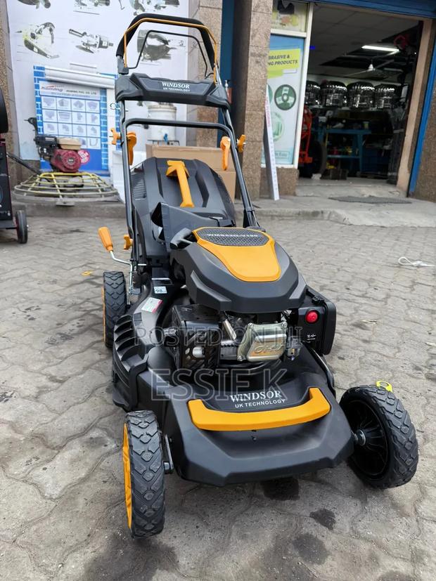 Lawn Mower Machine - thumbnail 2