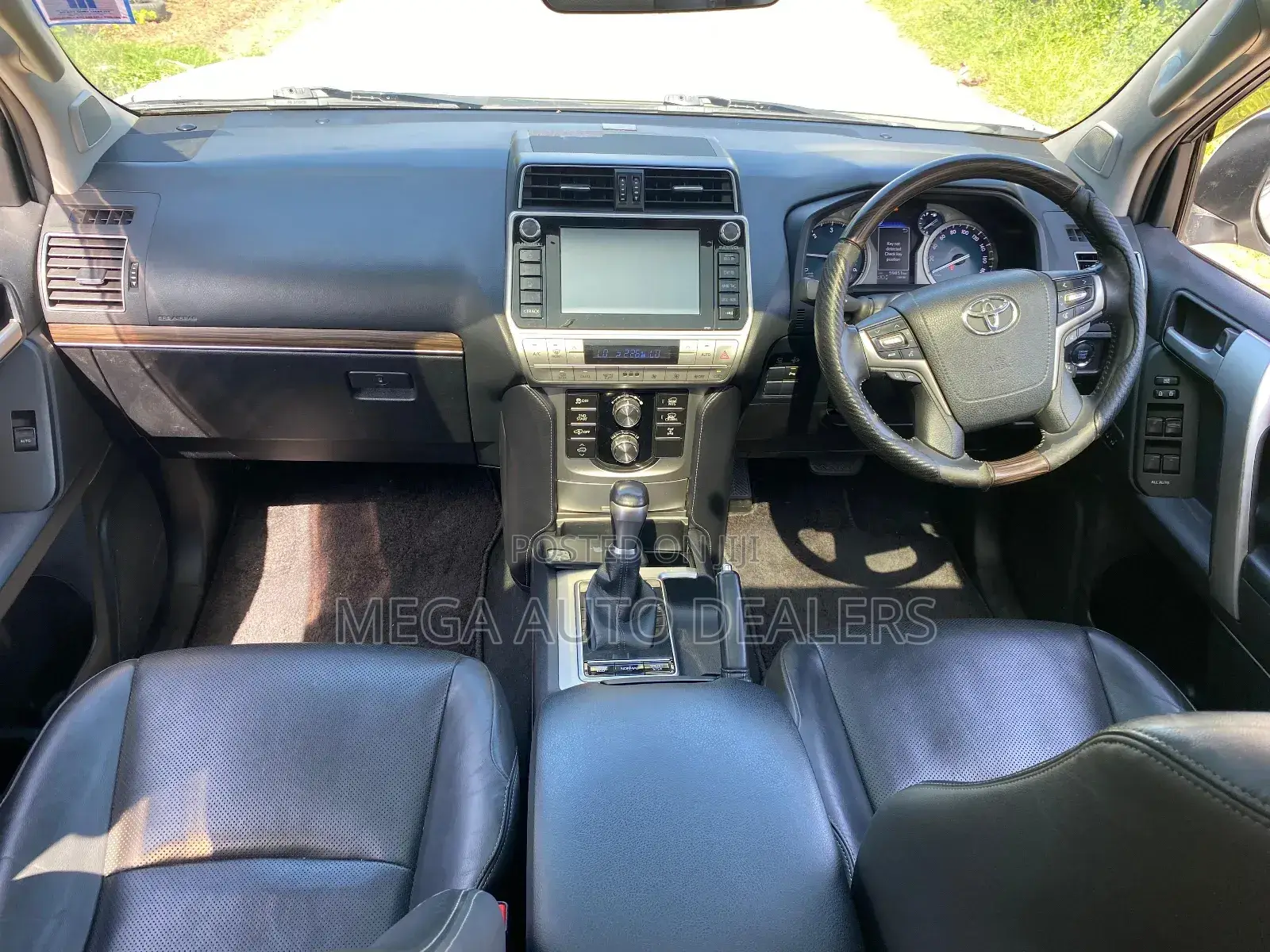 Toyota Land Cruiser Prado 2018 White