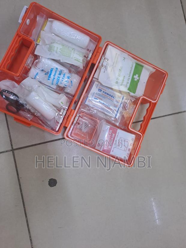 Medium First Aid Kit Covering Upto 30people - thumbnail 2