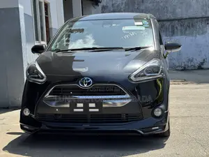 Toyota Sienta 2019 Brown