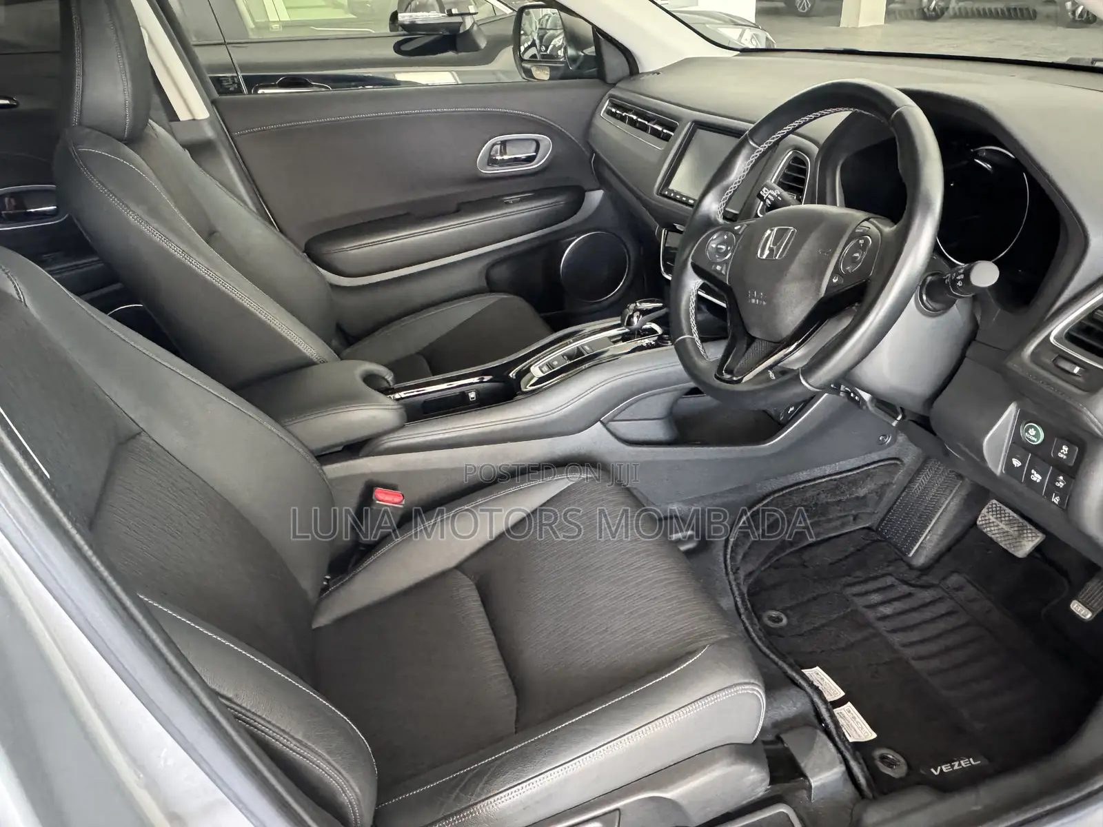 Honda Vezel 2019 Silver