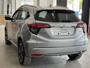 Honda Vezel 2019 Silver