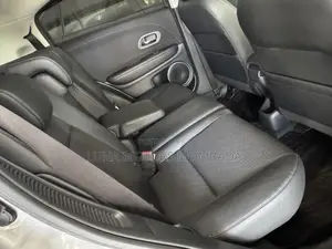Honda Vezel 2019 Silver