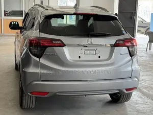 Honda Vezel 2019 Silver