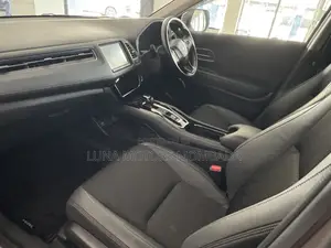 Honda Vezel 2019 Silver