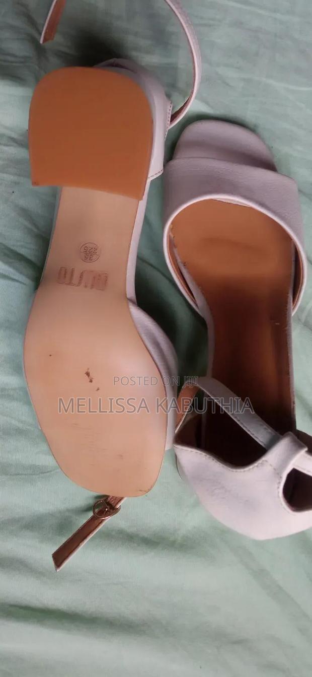 White Heels and Sport Shoes - thumbnail 4