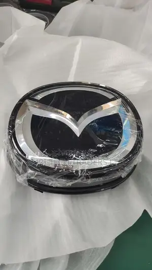 Axela  2020 Glass Logo