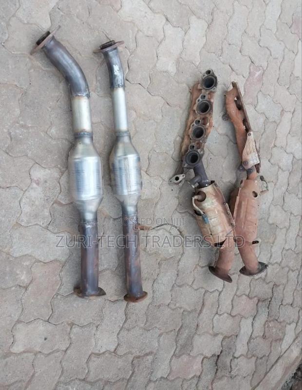 V8 200 Series 4700cc Catalytic  Converter