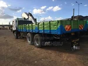 Heavy Lifting Service (Crane, Hiab, Forklift Etc)