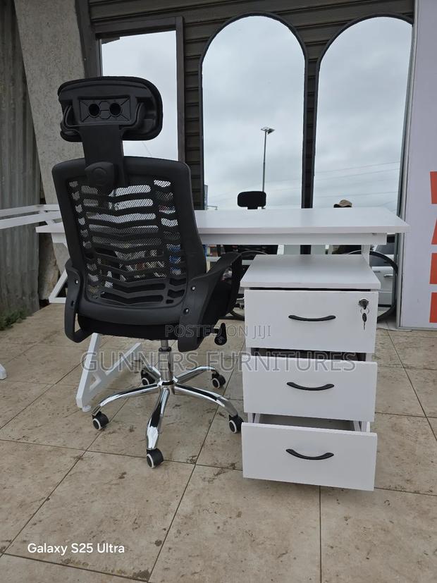 Combo Desk And Headrest Chair. - thumbnail 3