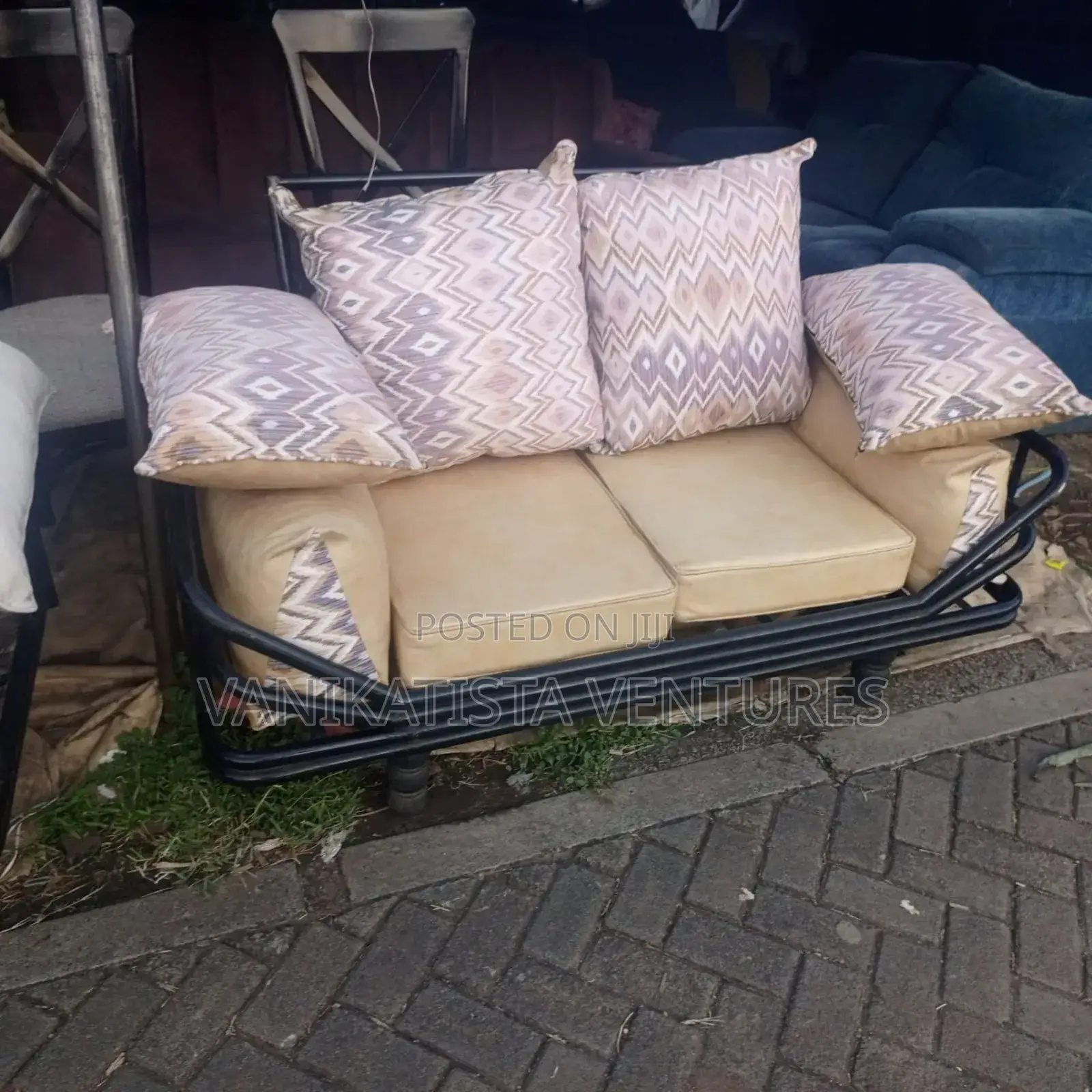 Hotel Sofa Sets With Throw Away Pillows