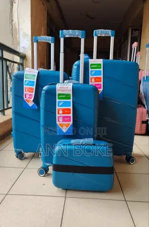 *4 in 1 Luxurious Unbreakable Suitcase*