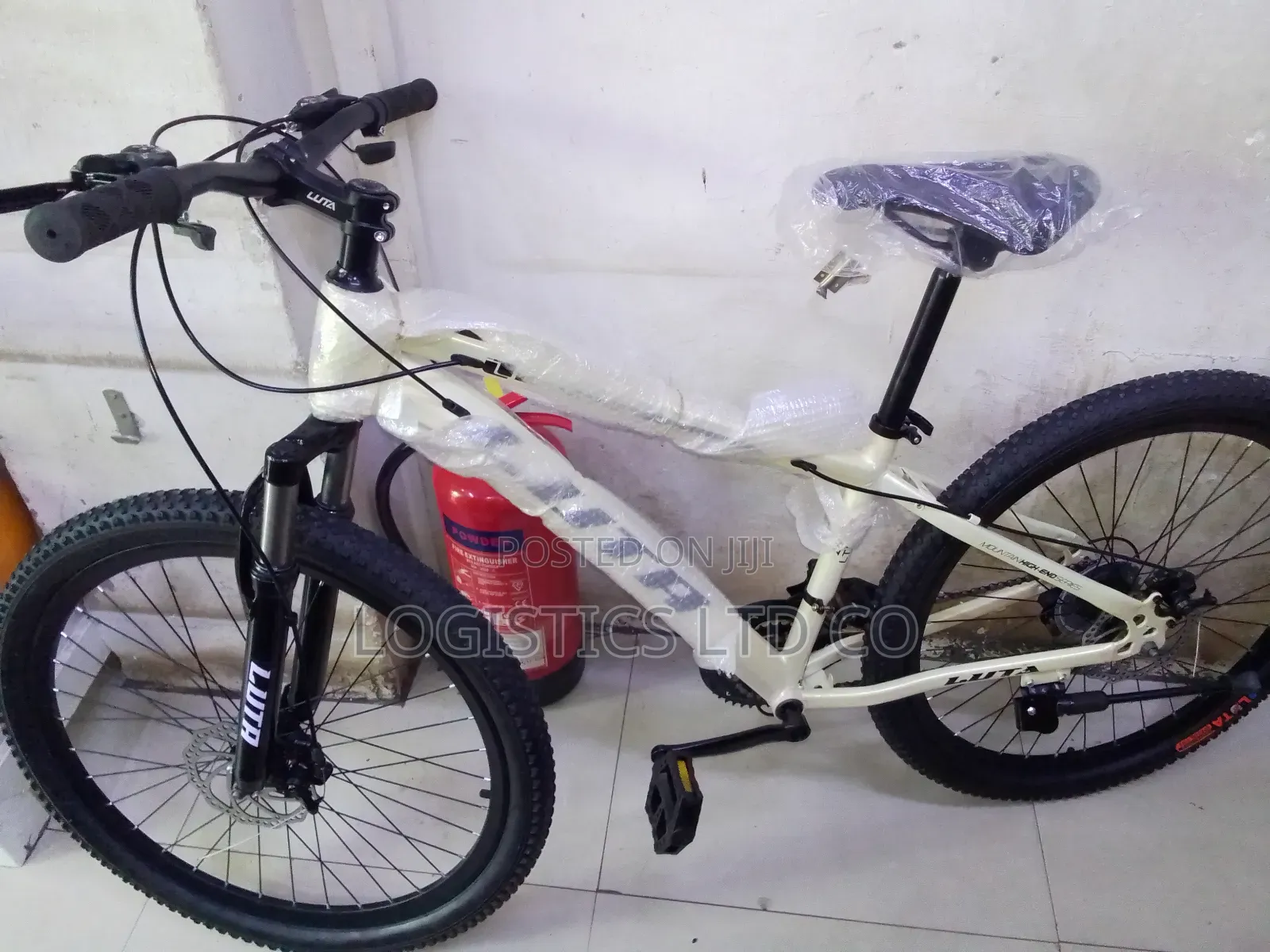 Luta Size 26 Mountain Bike With Front Shocks