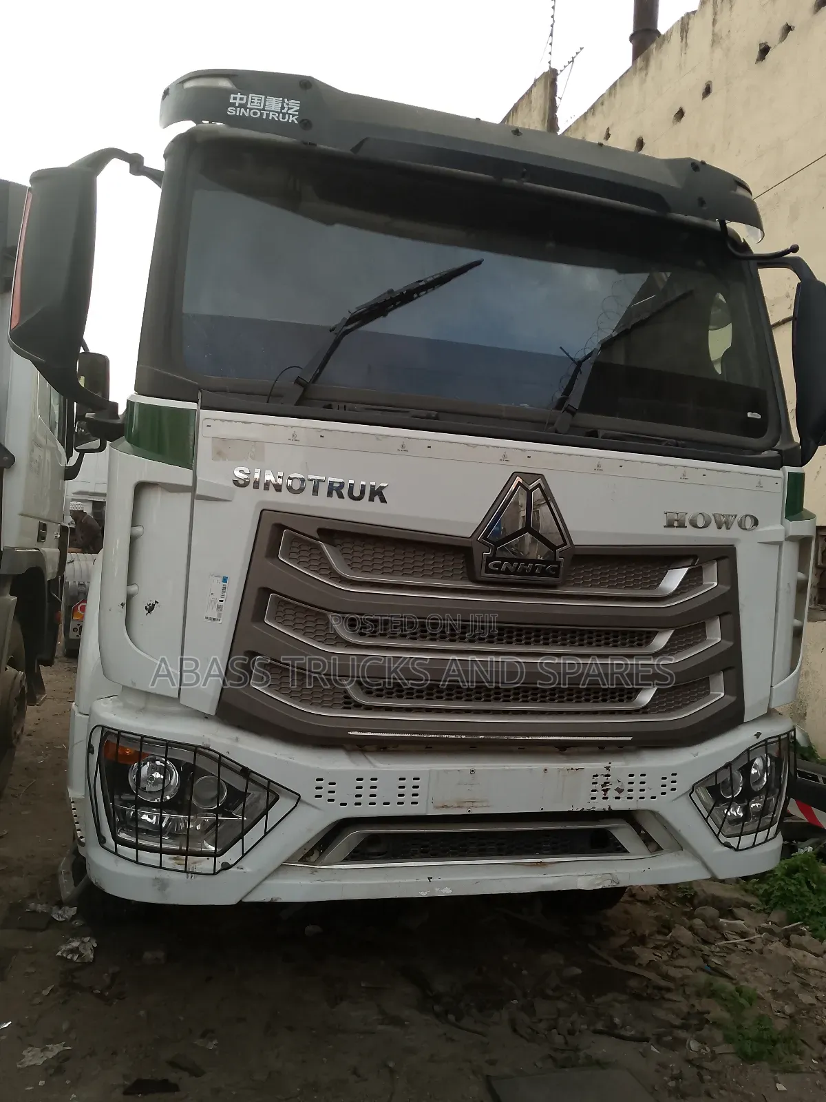 Sinotarck Howo Sevi Dubll Dev Original Isbirn KDM Howo 4m