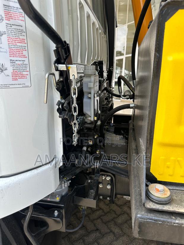 Mitsubishi Fuso Fm 65 Tipper - thumbnail 8