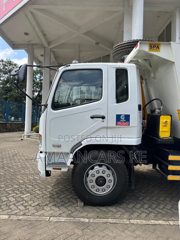 Mitsubishi Fuso Fm 65 Tipper - thumbnail 5
