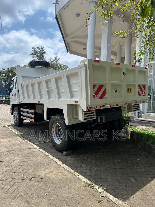Mitsubishi Fuso Fm 65 Tipper - thumbnail 9