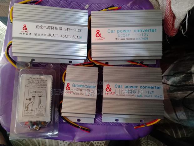 Car Power Converter And Inverter 12/24 Volts And Dc - main view