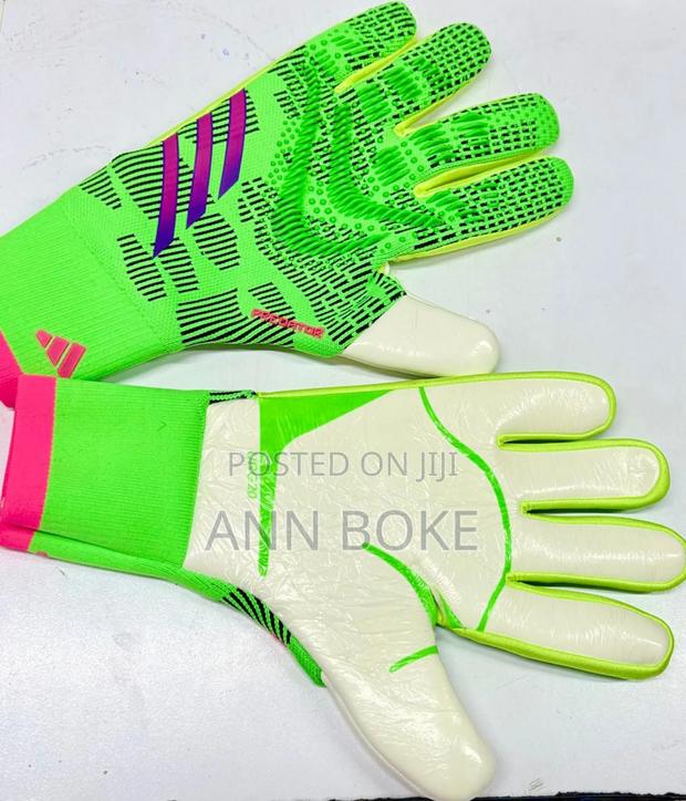 Goalkeeper Gloves  
Available - thumbnail 5