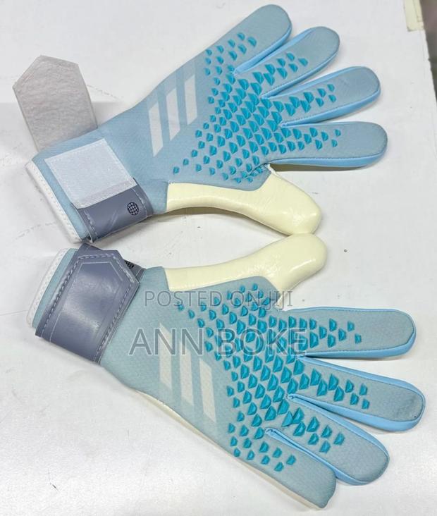 Goalkeeper Gloves  
Available - thumbnail 6