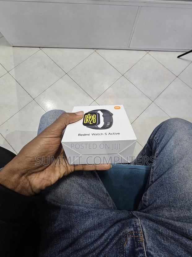 Xaomi Watch 5 Pro - main view