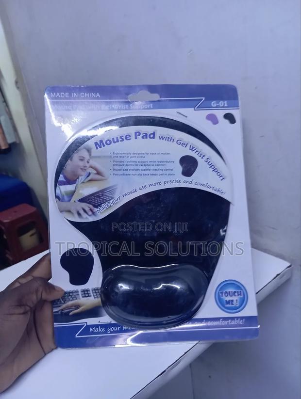 Mouse Pad With Gel Wrist Support Mouse Pad - main view