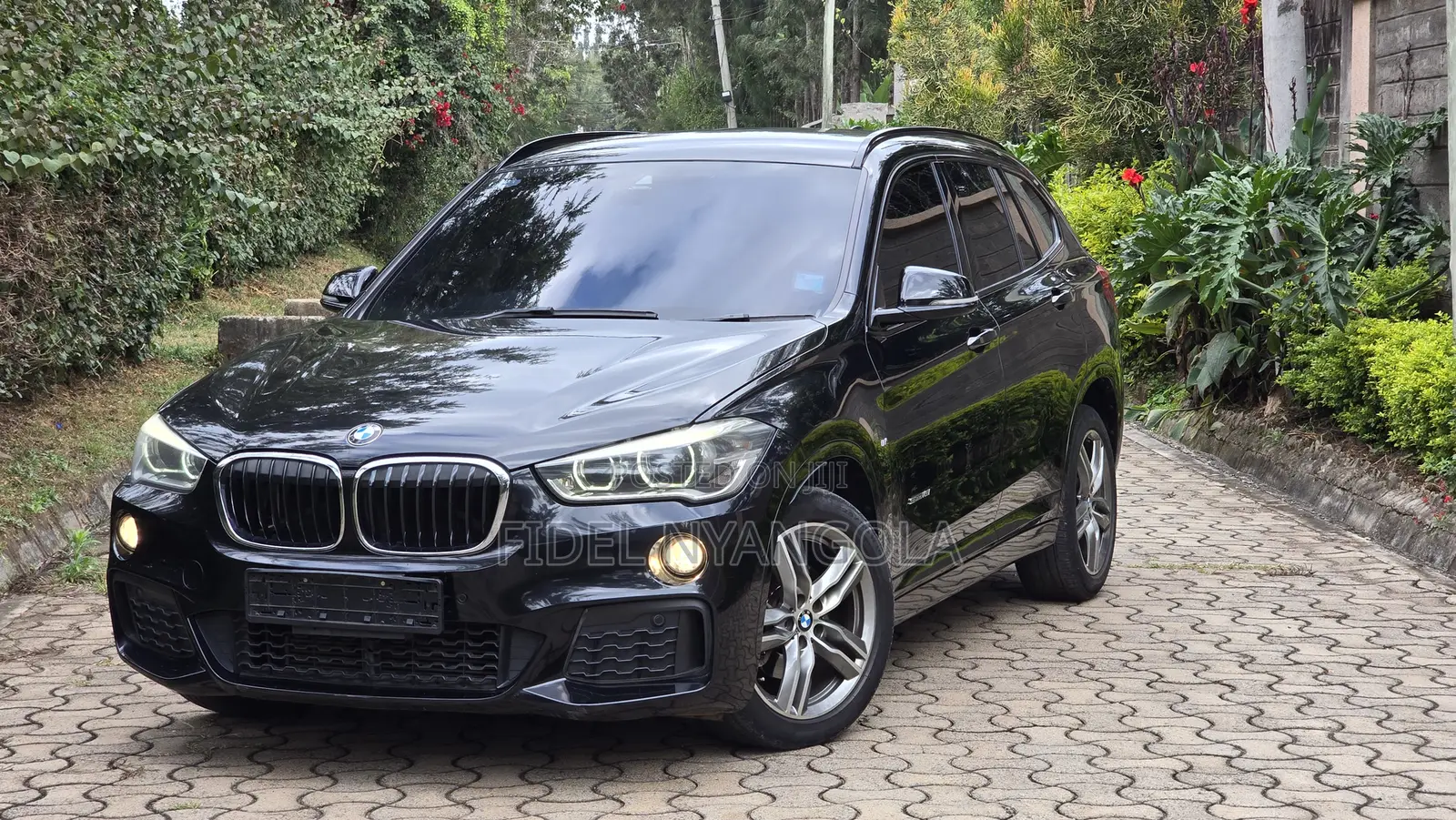BMW X1 sDrive28i 4dr SUV (2.0L 4cyl Turbo 8A) 2015 Matt Black