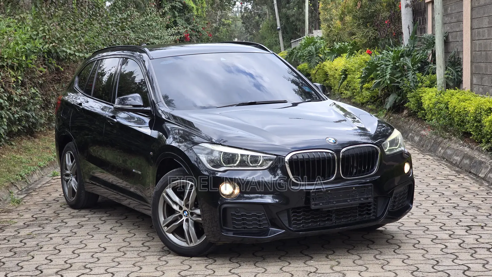 BMW X1 sDrive28i 4dr SUV (2.0L 4cyl Turbo 8A) 2015 Matt Black