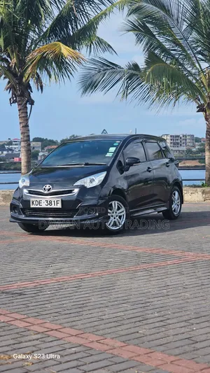 Toyota Ractis 2014 Black