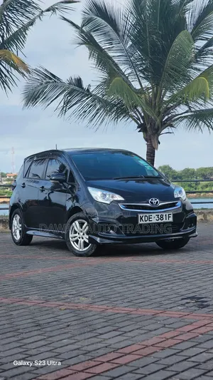 Toyota Ractis 2014 Black