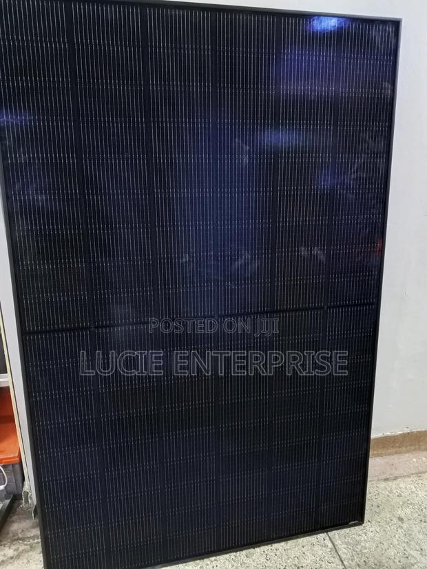 All Weather Solar Panel 550watts - main view