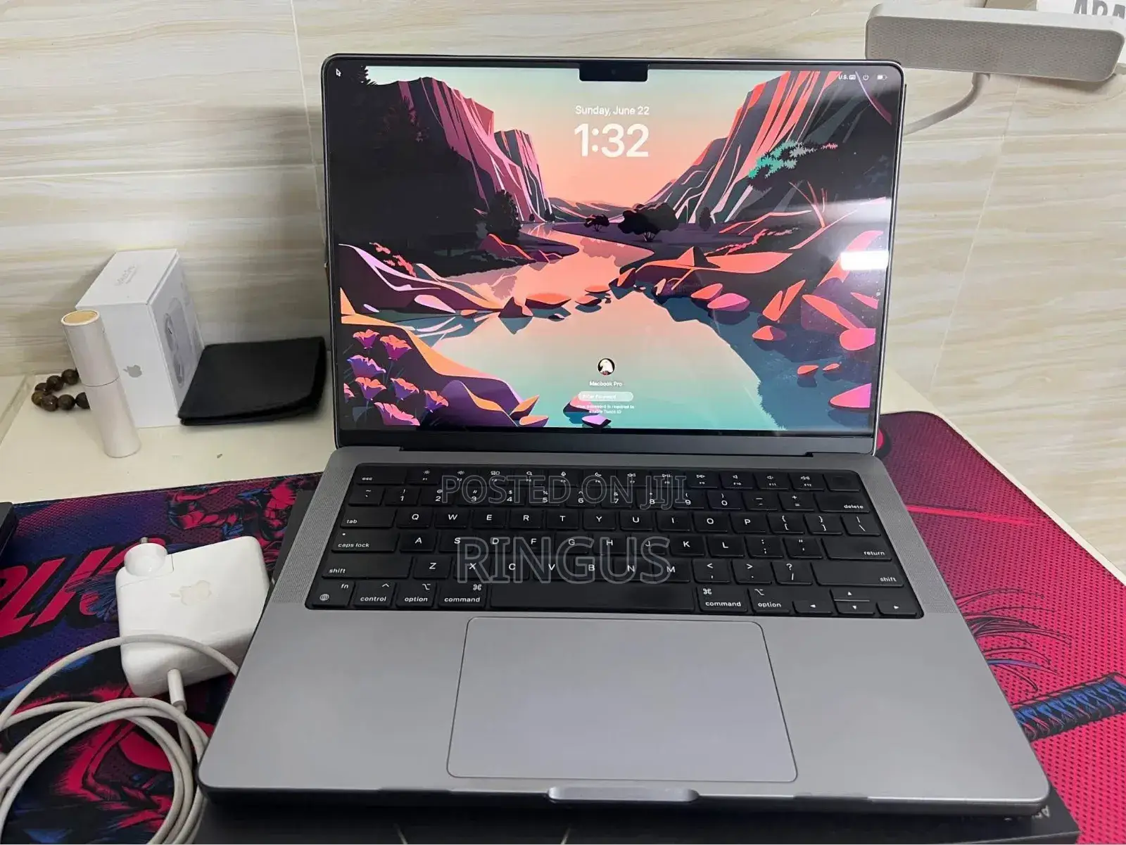 New Laptop Apple MacBook Pro 2021 M1 16GB Apple M1 Pro SSD 1T