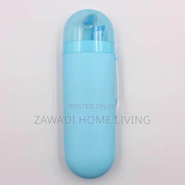  Smiley Portable Toothbrush Holder - thumbnail 2