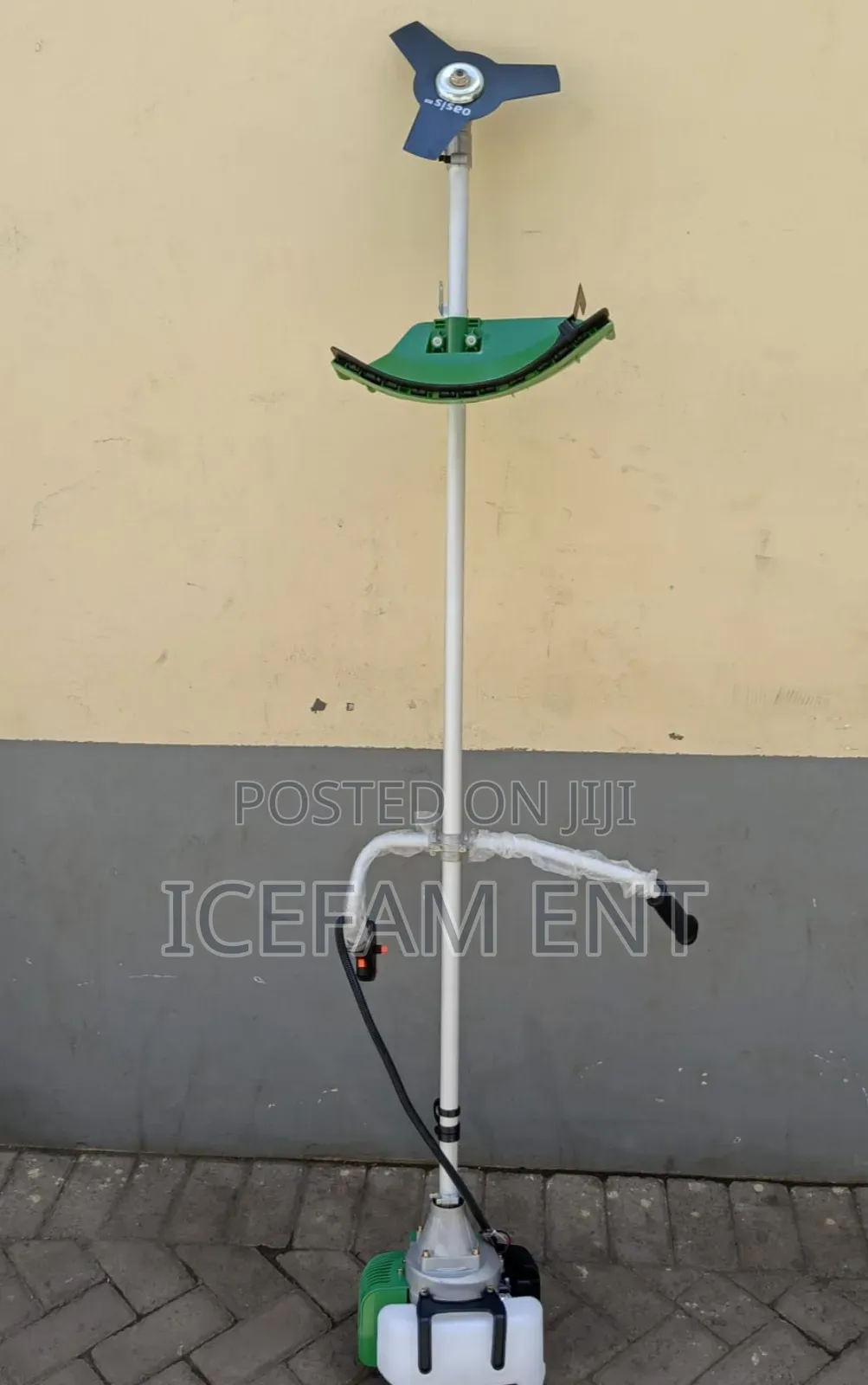 Oasis Brush Cutter 2 Stroke/Grass Cutter