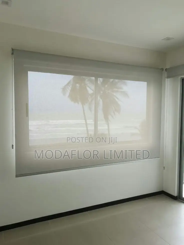 Reduce Glare Instantly With Sunscreen Blinds