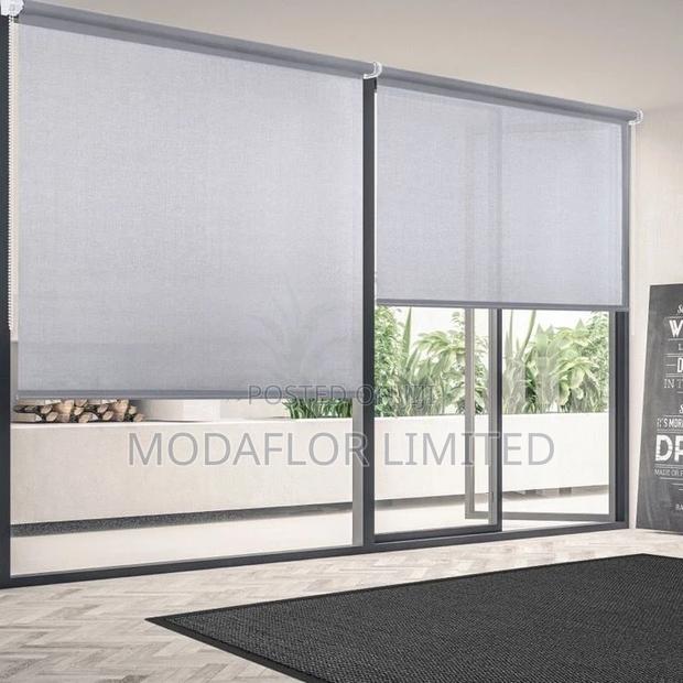 Elegant Sunscreen Roller Blinds for Windows