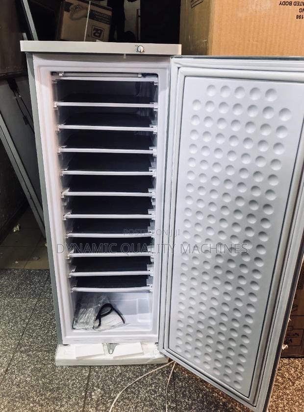 Reliable 198l Solar Standing Ice Maker 200watts Dc 24v - main view