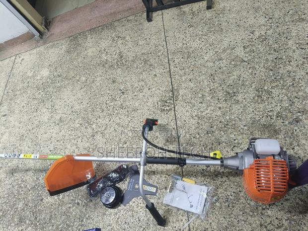 4 Stroke Brush Cutter Machine
