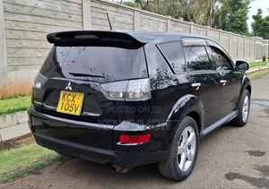 Mitsubishi Outlander SE 2011 Black