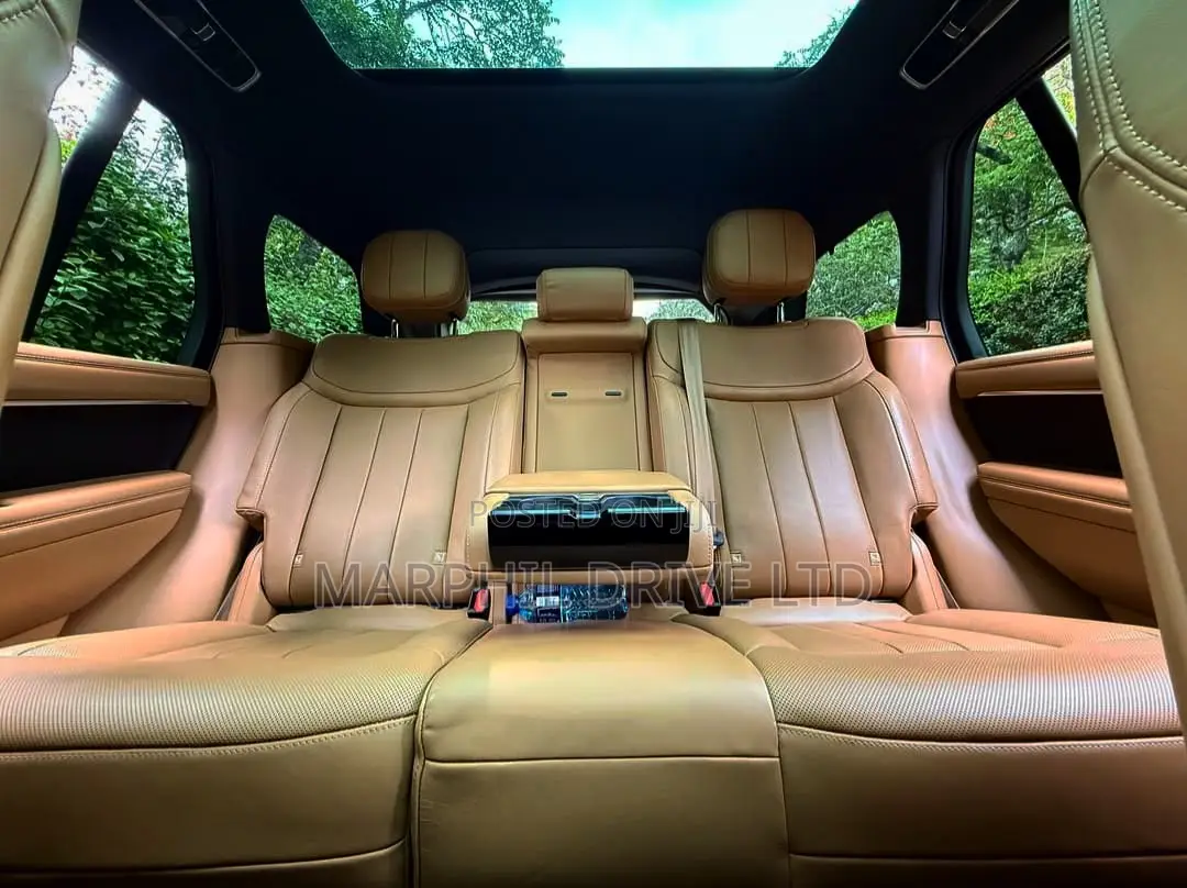 Land Rover Range Rover Evoque SE 2022 Gray
