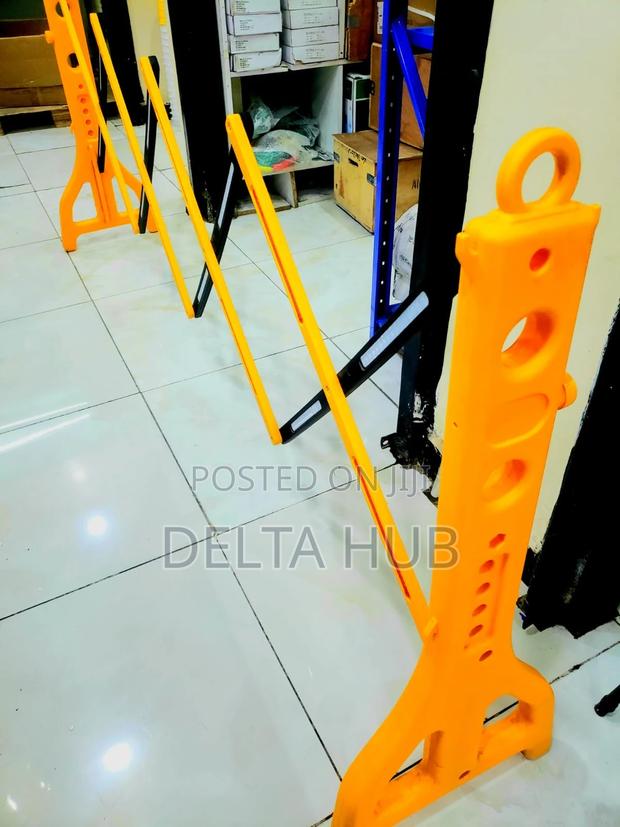 Foldable Barriers – Compact Storage & Easy Transport! - main view