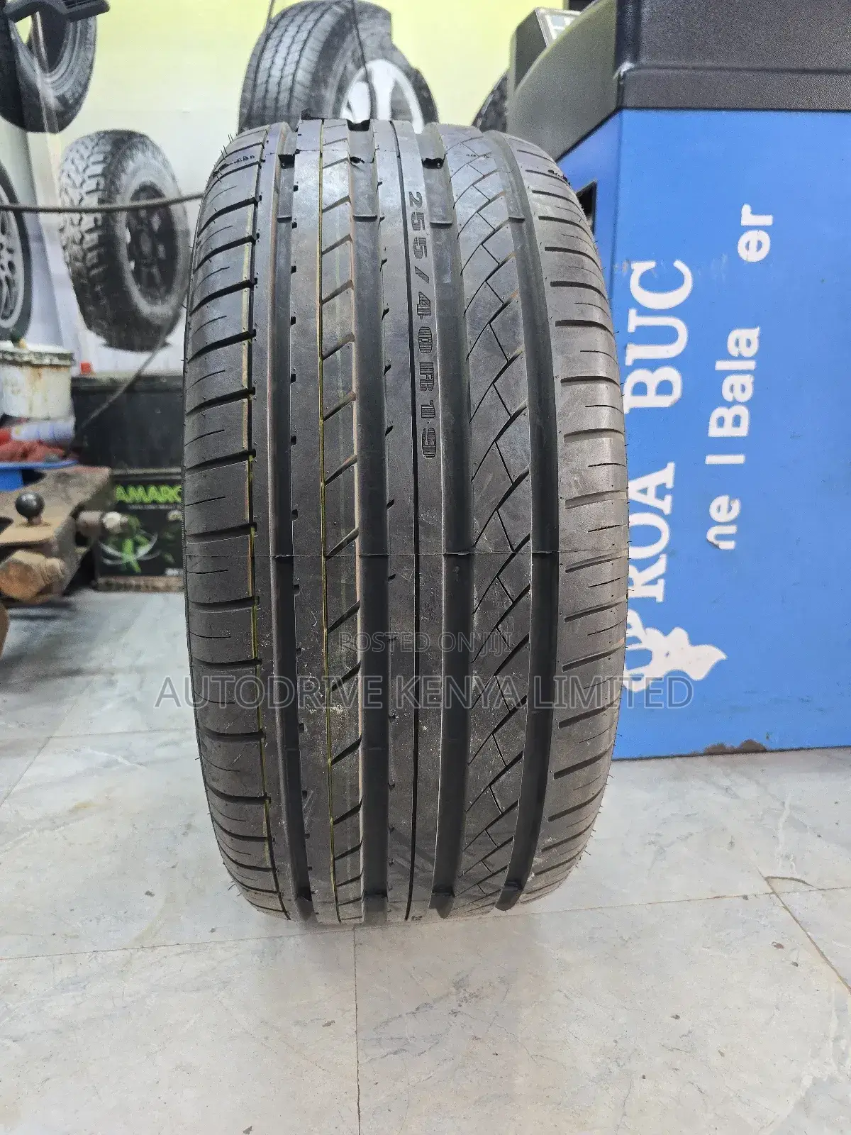 255/40r19 Hifly Tire