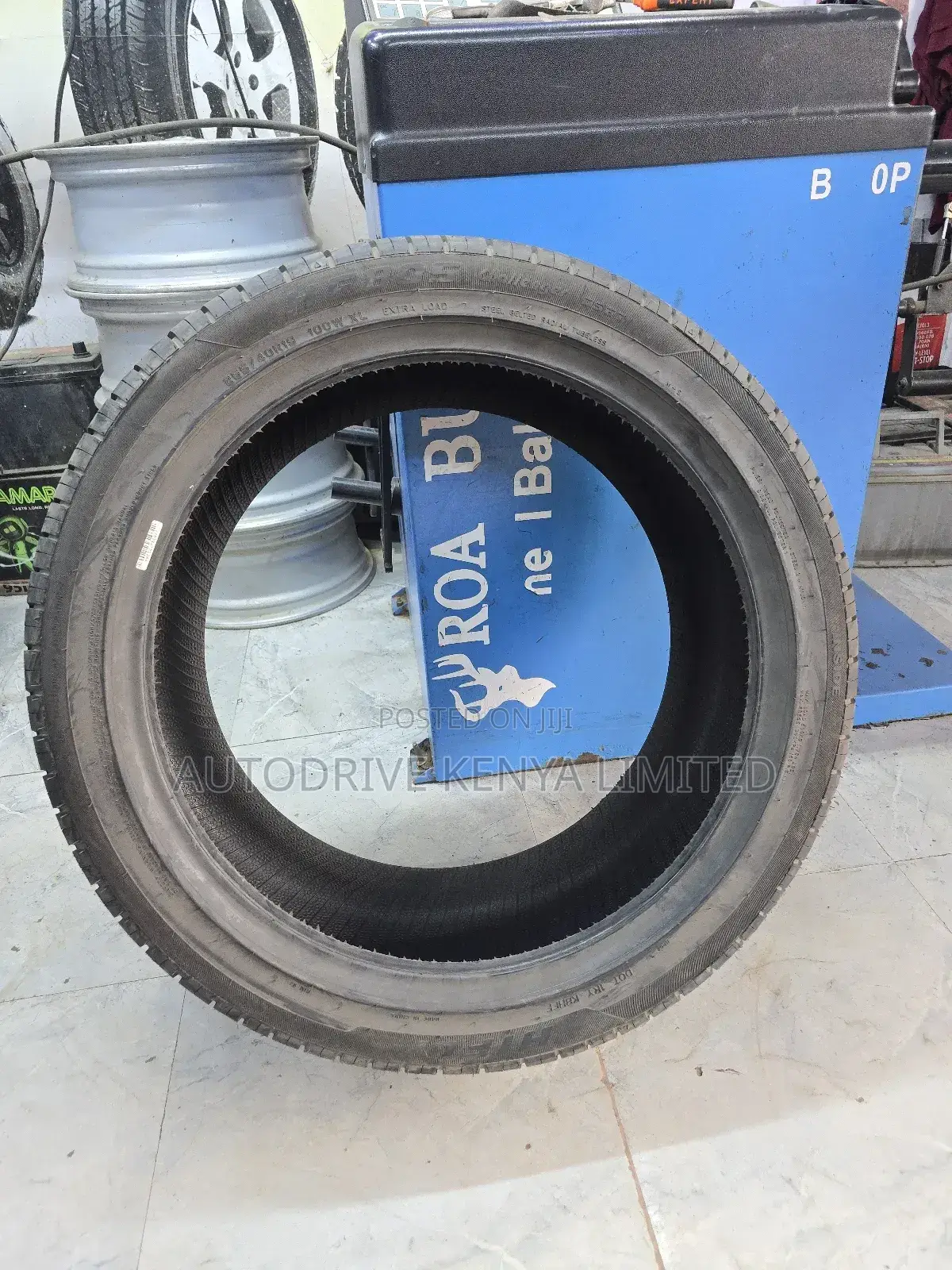 255/40r19 Hifly Tire