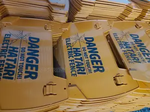 Electric Fence Hatari Sign/Danger