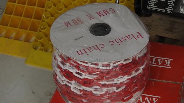Caution Security Chain Link Barriers/ Plastic Chains - main view