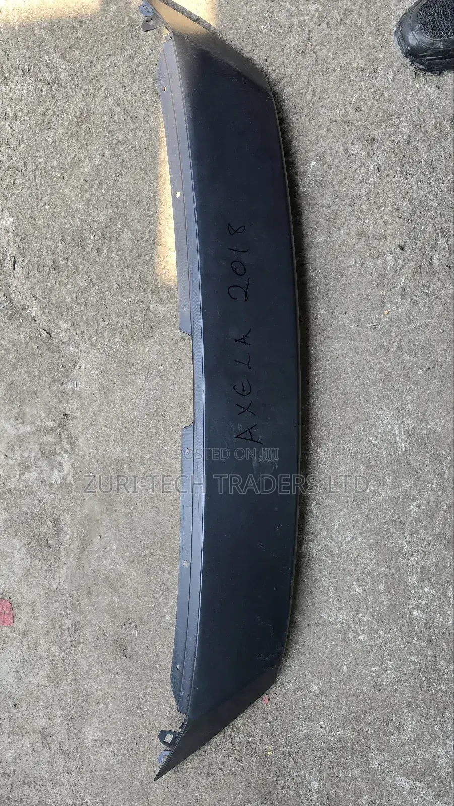Axela 2018 Grille Panel